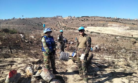 2023年9月29日，柬埔寨多功能工兵分队（含作战工兵与建筑工兵）协同前沿指挥所分队，对“蓝线标识（桶装标识物）”进行了翻新。